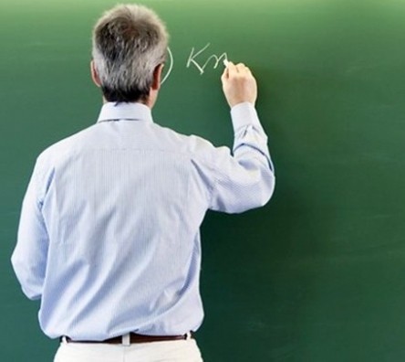 Δάσκαλος χαστούκισε μαθητή επειδή είχε ...μία απορία