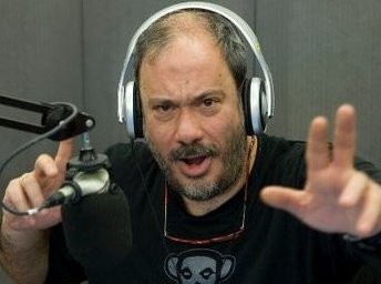 Aγανακτισμένος και ο Aνδρέας!