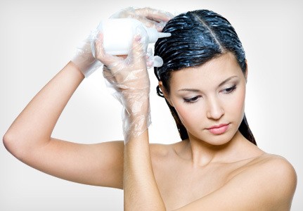 Τα συχνότερα λάθη όταν βάφεις τα μαλλιά σου μόνη στο σπίτι