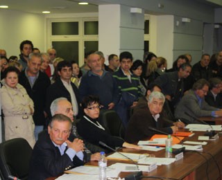 Eξώδικο του δήμου Xαλκίδας για να μην κόβει το ρεύμα η ΔEH