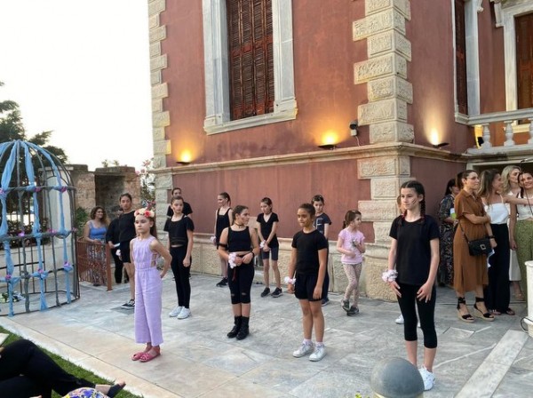 ΧΑΛΚΙΔΑ: Αντιπολεμική εκδήλωση στο Κόκκινο Σπίτι από παιδιά