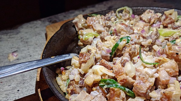 Χοιρινή τηγανιά με πράσο