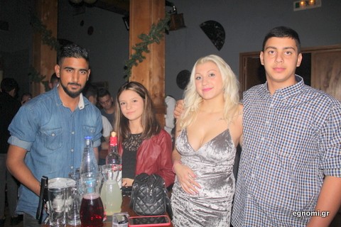 Ρεβεγιόν Πρωτοχρονιάς με ...απ' όλα