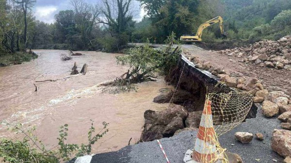 Αυτή είναι η κατάσταση στο οδικό δίκτυο της Εύβοιας το απόγευμα της Παρασκευής
