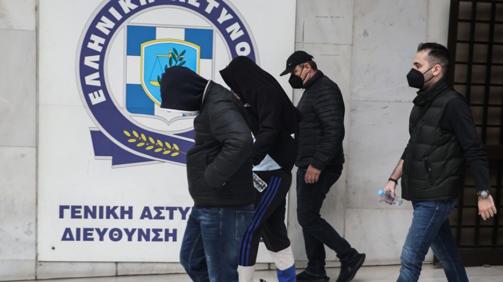 Στην Ανακρίτρια οι πρώτοι κατηγορούμενοι χούλιγκαν για τη δολοφονία του αστυνομικού Λυγγερίδη