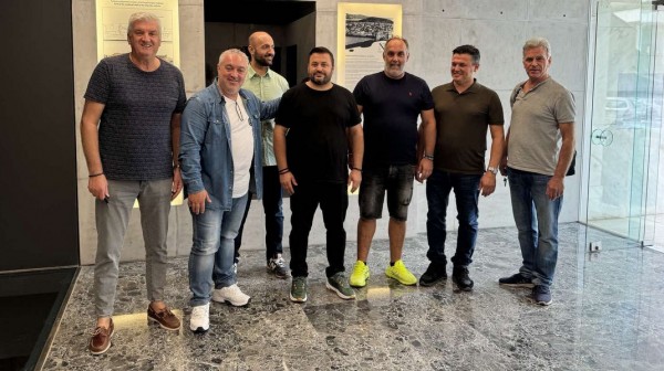 ΚΑΤΑΣΤΗΜΑΤΑΡΧΕΣ ΕΣΤΙΑΣΗΣ: Ζητούν να μειωθεί ο Φ.Π.Α στα σερβιριζόμενα είδη