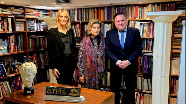 Ο Κυριάκος Μαριδάκης νέο επίτιμο μέλος στο Ίδρυμα Πολιτισμού Ιωάννη Καράκωστα