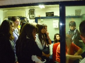 Είδαν από...μέσα το άνοιγμα της γέφυρας του Ευρίπου