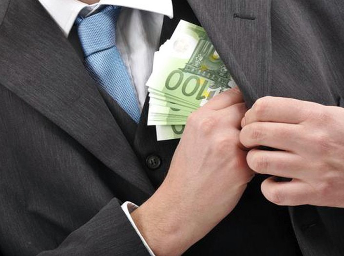 Δίνουν σύνταξη και στους επίορκους