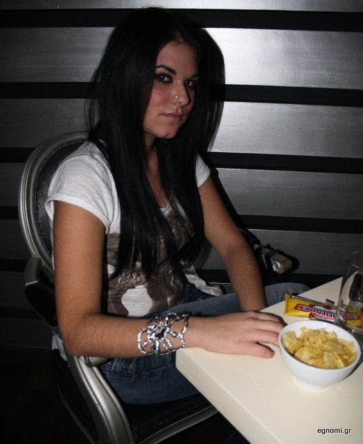 Γυναίκα - ανιχνευτής ψεύδους