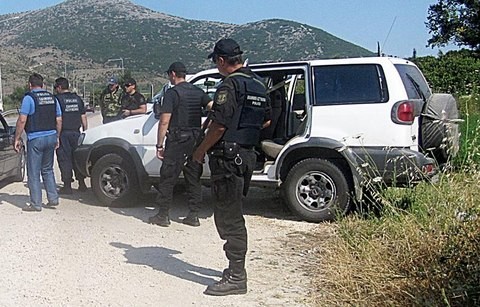 Λήστεψαν ηλικιωμένο ζευγάρι μέσα στο σπίτι του