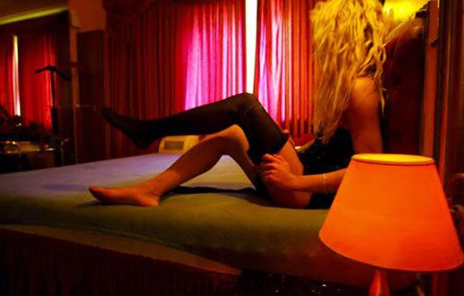 Οι φωτογραφίες των 11 ιερόδουλων που έχουν AIDS