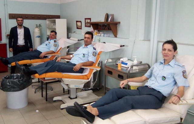Οι αστυνομικοί έδωσαν το αίμα τους σε εθελοντική αιμοδοσία