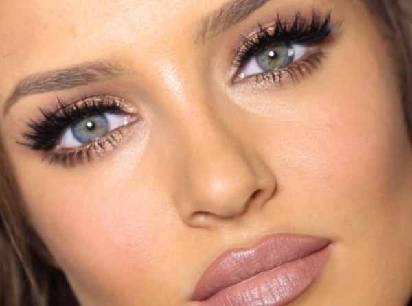 Μεγάλωσε τα χείλη σου