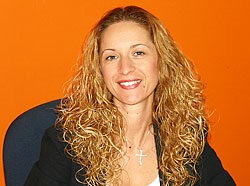 Κυκλοφόρησε το πρώτο βιβλίο της Κατερίνας Παπαλύρα