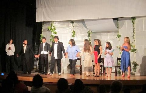 Θέατρα και κινηματογράφοι θα ανοίξουν το φθινόπωρο με μειωμένη πληρότητα