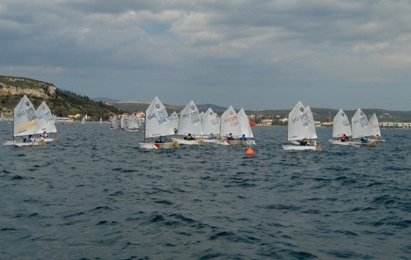 Γλέντι από τον Ιστιοπλοϊκό Όμιλο Αλιβερίου