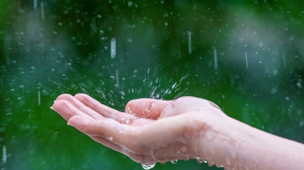 Εσάς; Σας αρέσει ο ήχος της βροχής;