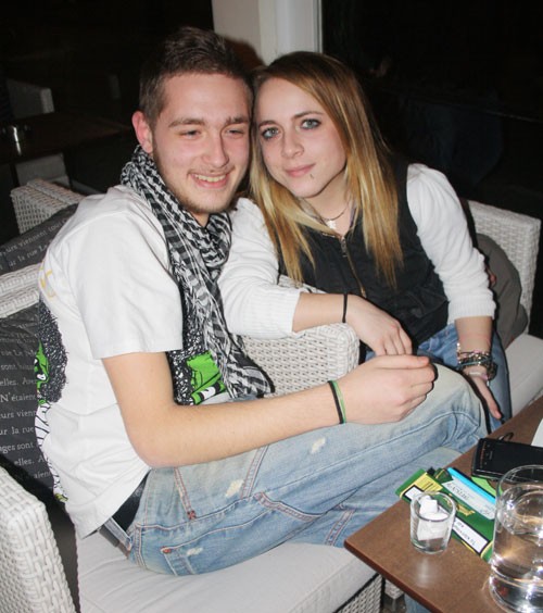 Στους δύο τρίτος δεν χωρά