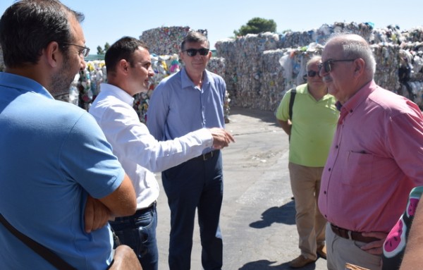 Ο Παγώνης επισκέφτηκε εργοστάσιο σκουπιδιών σαν αυτό που θέλει να φέρει στη Χαλκίδα