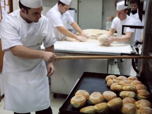 Ξεκινά η λειτουργία σχολής αρτοποιών στις Σχολές του ΟΑΕΔ στο Βασιλικό