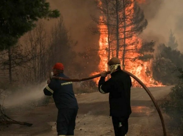 ΤΡΟΥΠΙ ΕΥΒΟΙΑΣ: Ευτυχώς τέθηκε υπό έλεγχο η αναζωπύρωση της φωτιάς