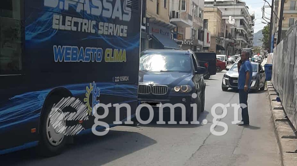 ΧΑΛΚΙΔΑ: ΙΧ με οδηγό νεαρή κοπέλα τράκαρε σε αστικό λεωφορείο