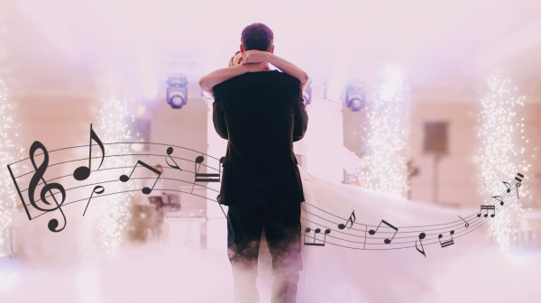 Με ποιο τραγούδι να μπούμε;