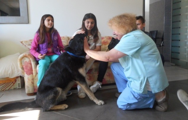 ΧΑΛΚΙΔΑ: Μαθητές πήραν συνέντευξη από φιλόζωη εθελόντρια