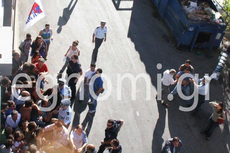 Ανακοίνωση κατά Αστυνομικής Διεύθυνσης Εύβοιας και Carrefour-Μαρινόπουλος