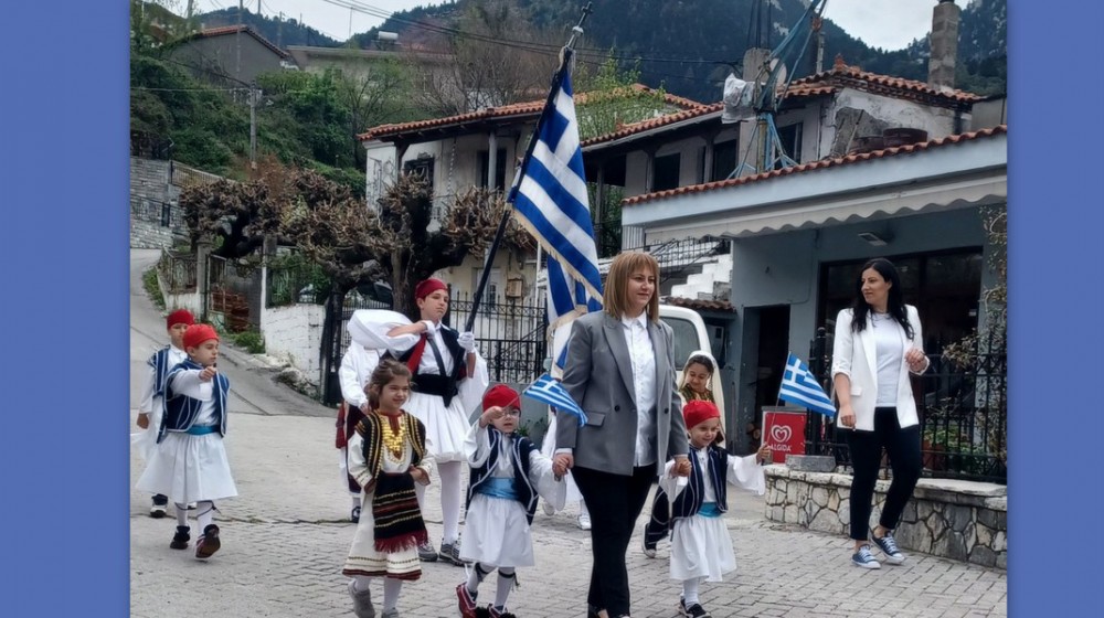 ΣΤΡΟΠΩΝΕΣ ΕΥΒΟΙΑΣ: Με χάρη και καμάρι παρέλασαν τα παιδάκια του Δημοτικού Σχολείου