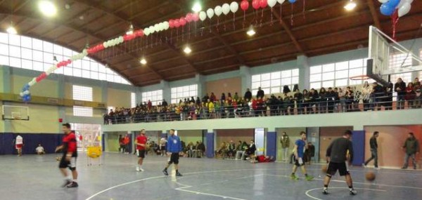 Το κλειστό της Αιδηψού γίνεται γιορτινό...