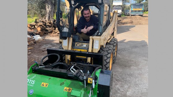 ΚΑΘΑΡΙΣΜΟΣ ΟΙΚΟΠΕΔΩΝ ΕΥΒΟΙΑ: Ο Κώστας Μπαρούτας σάς γλιτώνει από τον κόπο